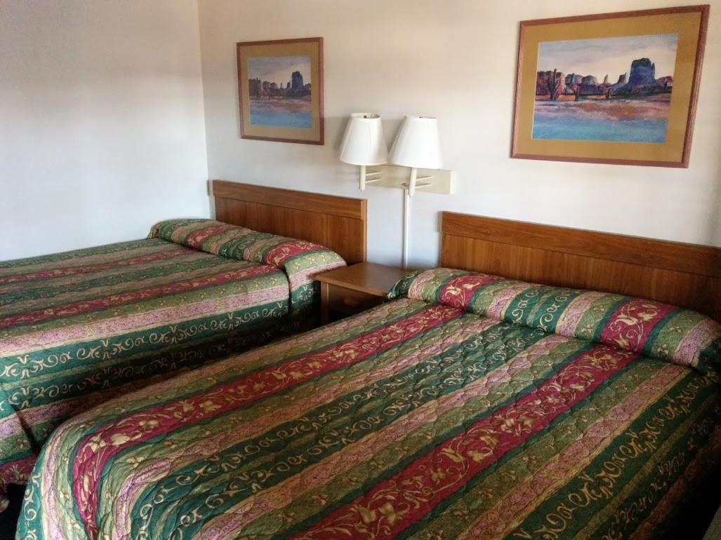 King bed room at El Dorado Inn Suites